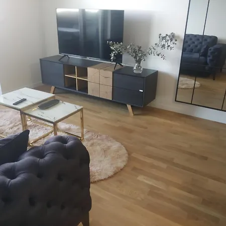 Mary Jane דירה זאדאר